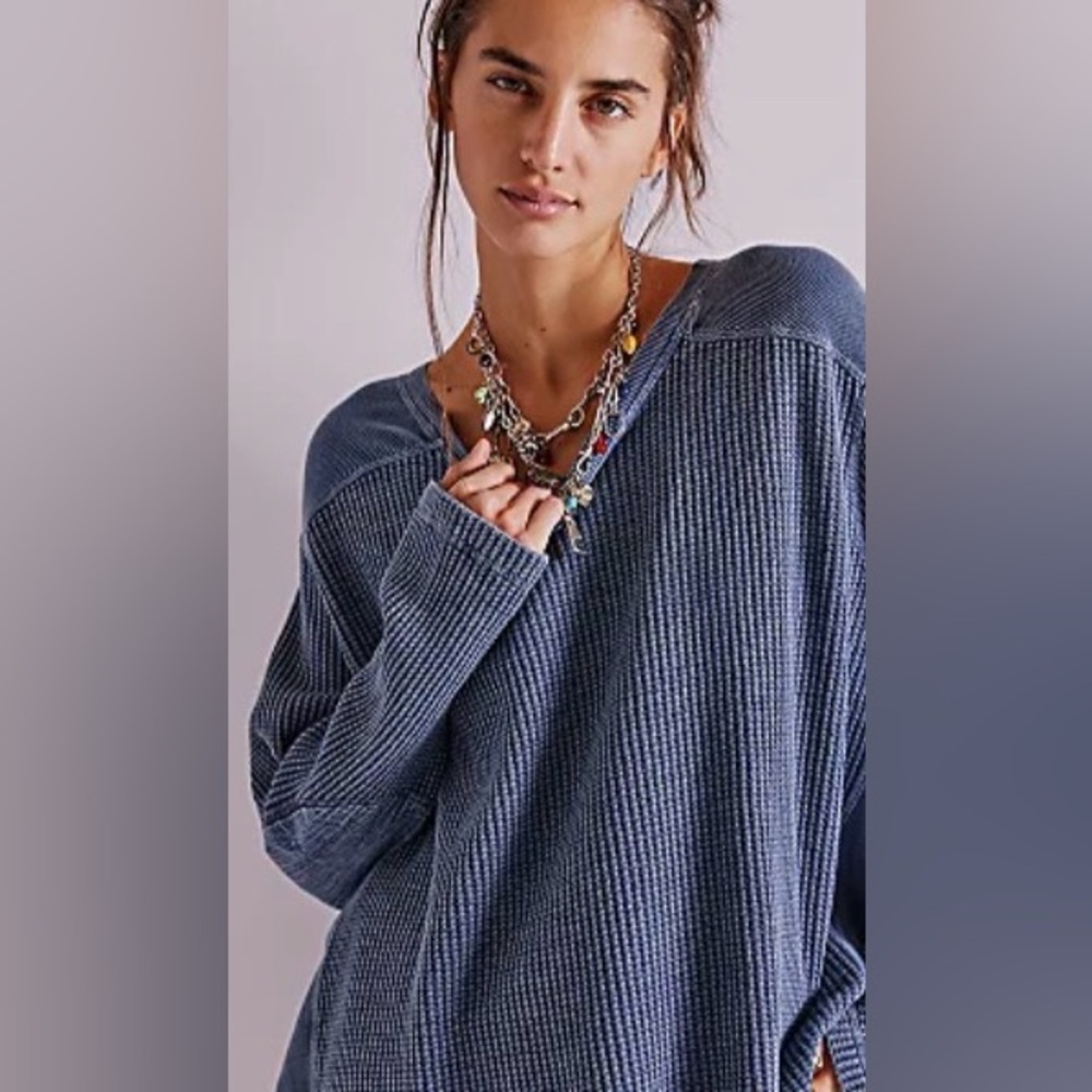 Artelier Nicole Miller Long Sleeve Sweater